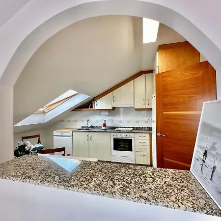 Casa Del Faro - Itsasargia Etxea 아파트 *